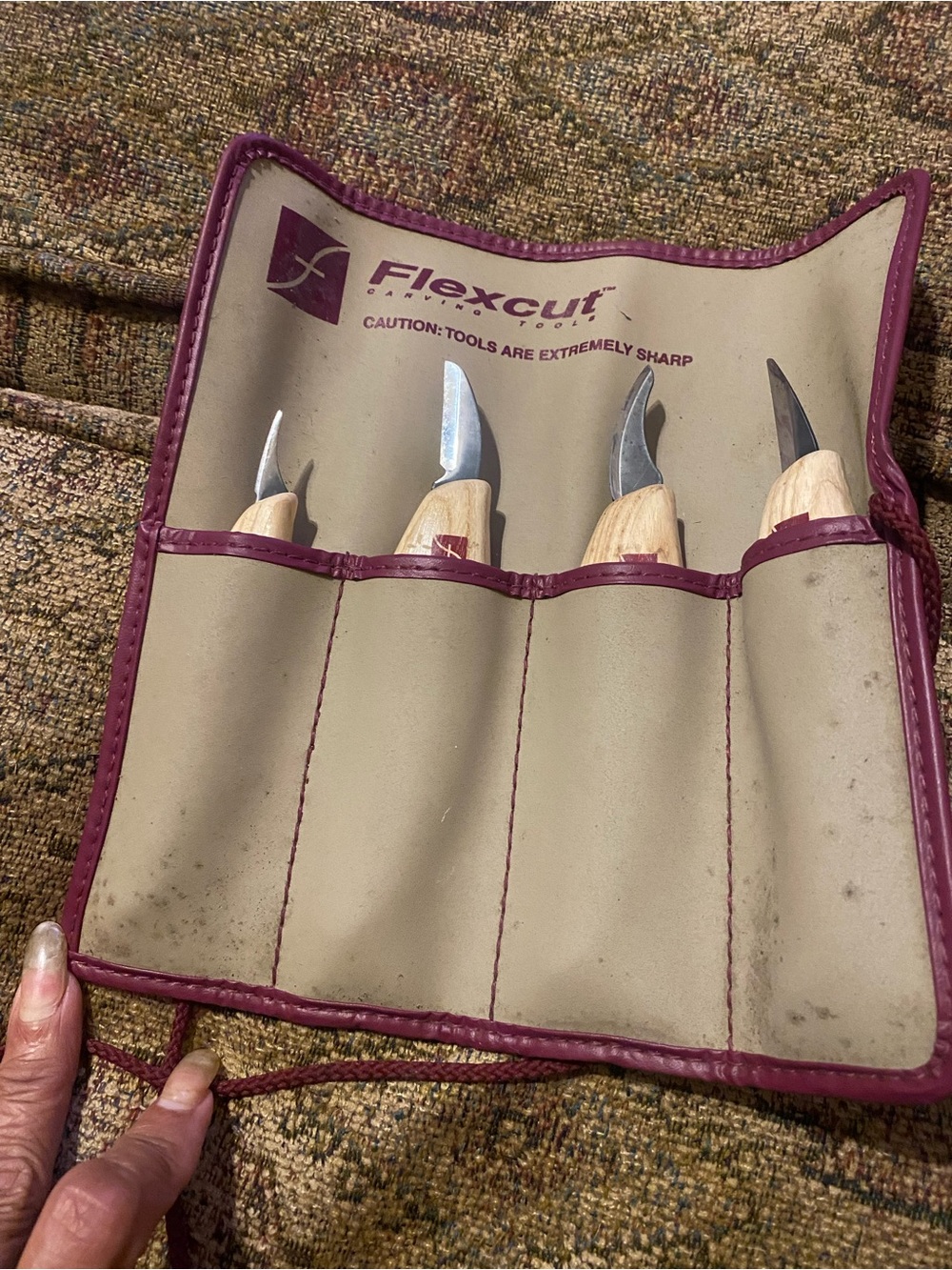 Flexcut Wood Carving Knife Set in Beige and Purple Roll